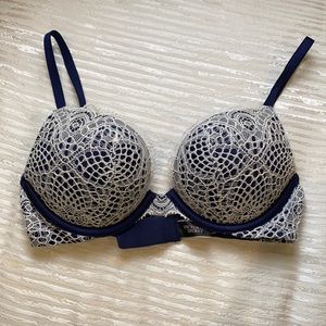 Victoria Secret Bombshell Plunge Bra 32A